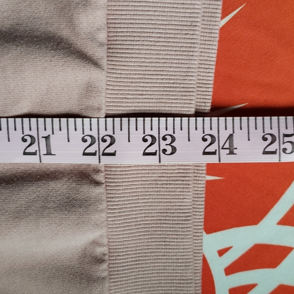 Pink embroidered blossoms top - Picture 10 of 11